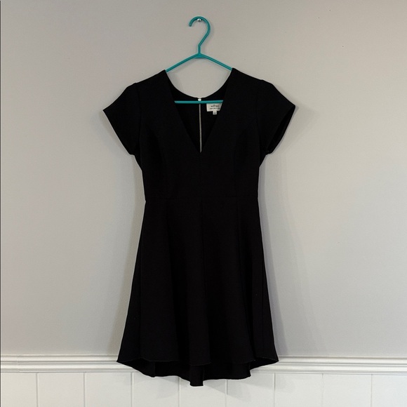 Aritzia Wilfred Black fit and flare Dress size 2 - Picture 2 of 5